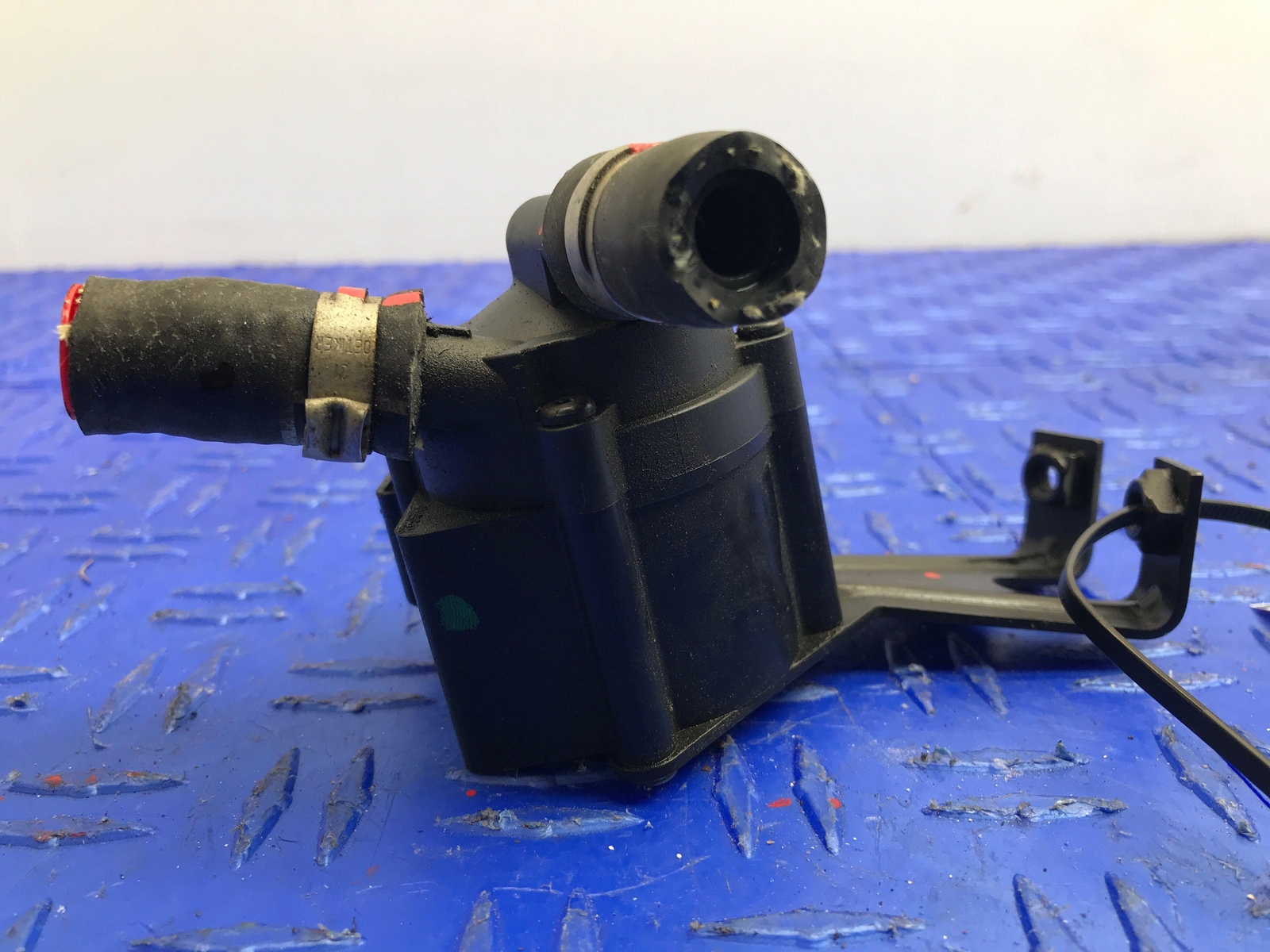 2012 - 2019 BMW M6 F12 4.4L TURBO SYSTEM AUXILIARY COOLANT WATER 