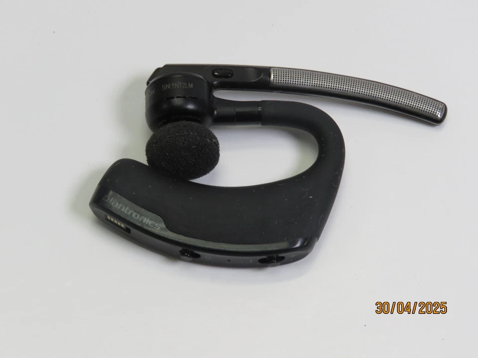 Plantronics Voyager Legend Bluetooth Headset - Black / Silver [DJ885] - Image 3 of 4
