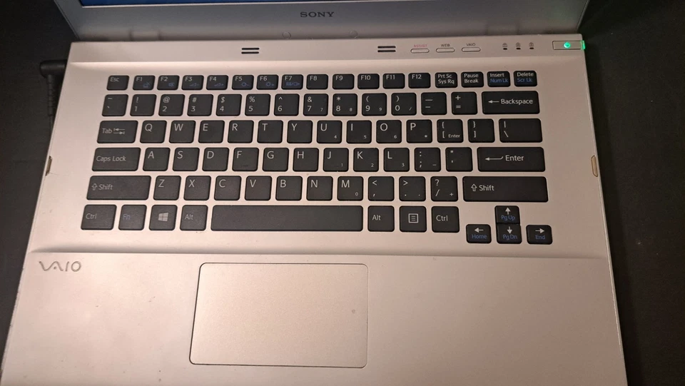 Portátil Ultrabook Sony VAIO T Series 14 SVT14113CXS - Para piezas/reparación Foto 4 de 4