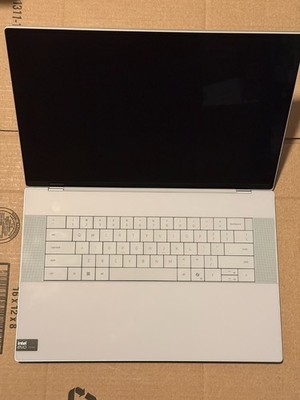 Dell XPS 16 9640 Laptop Ultra 9 185h CPU 32gb DDR5 512GB SSD 4060 GPU 4k OLED