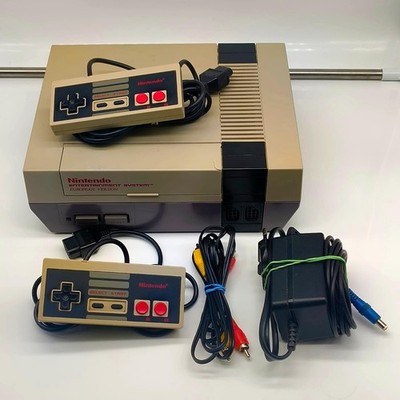 NINTENDO NES PAL B - NESE-001 - FRG GER + 2 CONTROLLERS + CABLES - USED TESTED
