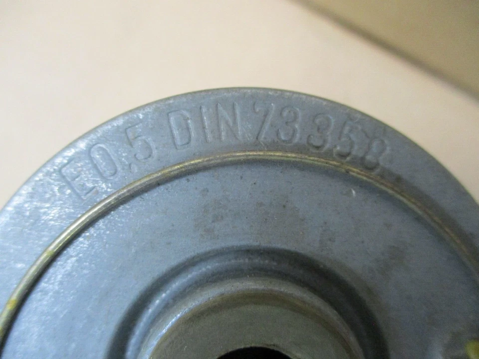 Топливный фильтр Mercedes-Benz 190DB 190DC 200D 220D 240D 300D 000 470 01 92 OEM новый из старых запасов - Изображение 4 из 4