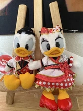 Berry Minnie Donald Daisy Plush Badge Disney Dona Deji