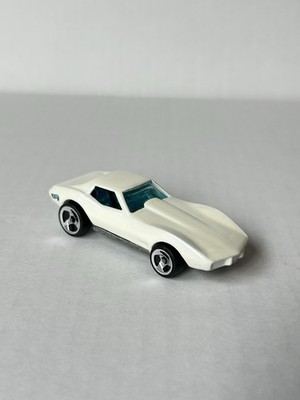 Hot Wheels - 1975 Chevy Corvette Stingray - Diecast Pearl White 1:64 - Pre Owned