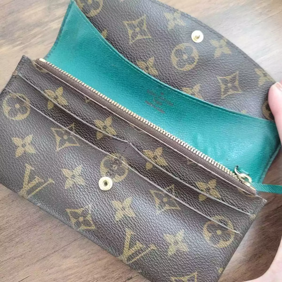 Louis Vuitton Emilie Wallet