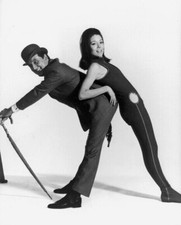 Patrick MacNee and Diana Rigg Unsigned 10" x 8" Photo - The Avengers *4747
