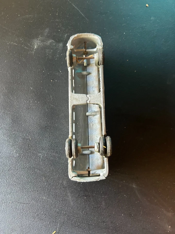 MUY BONITO AUTOBÚS TURÍSTICO VINTAGE AÑOS 40 ERTL TOY CO. LÍNEAS GALGO DE ALUMINIO. Foto 3 de 3