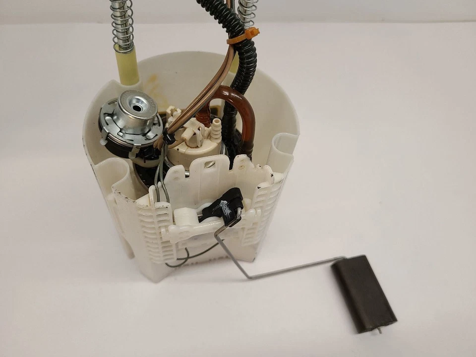 14-22 JEEP CHEROKEE Fuel Pump Assembly Tank Mounted 3.2L FWD 68109892AC Foto 2 de 4