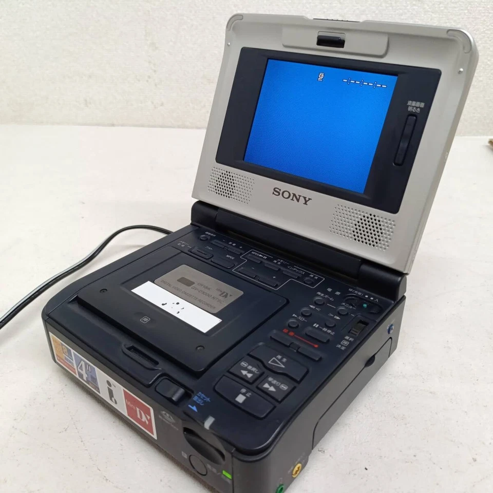 Sony GV-D1000 Digital video cassette recorder with 4-inch LCD monitor - Image 3 of 4