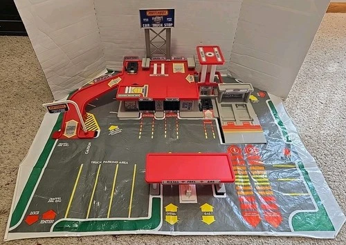 Vintage 1983 Complete ? Matchbox Highway Express Car/ Truck Stop Playset