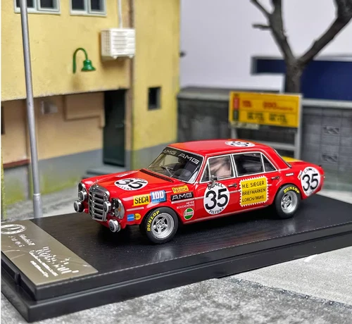 Liberty 64 1:64 300 SEL Mercedes-Benz Red Pig No.35 Automodell Deluxe Edition - Bild 1 von 10