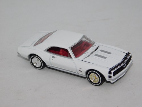 Johnny Lightning Chevy Camaro 1967 Chevrolet Yesterday Today Cars 1:64 - Picture 2 of 4