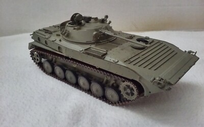 Built 1/35 Russian BMP 2 with interior