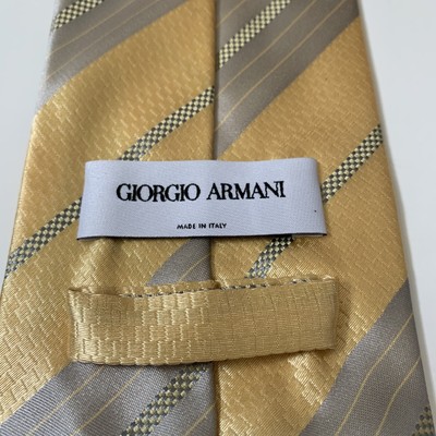 armani label