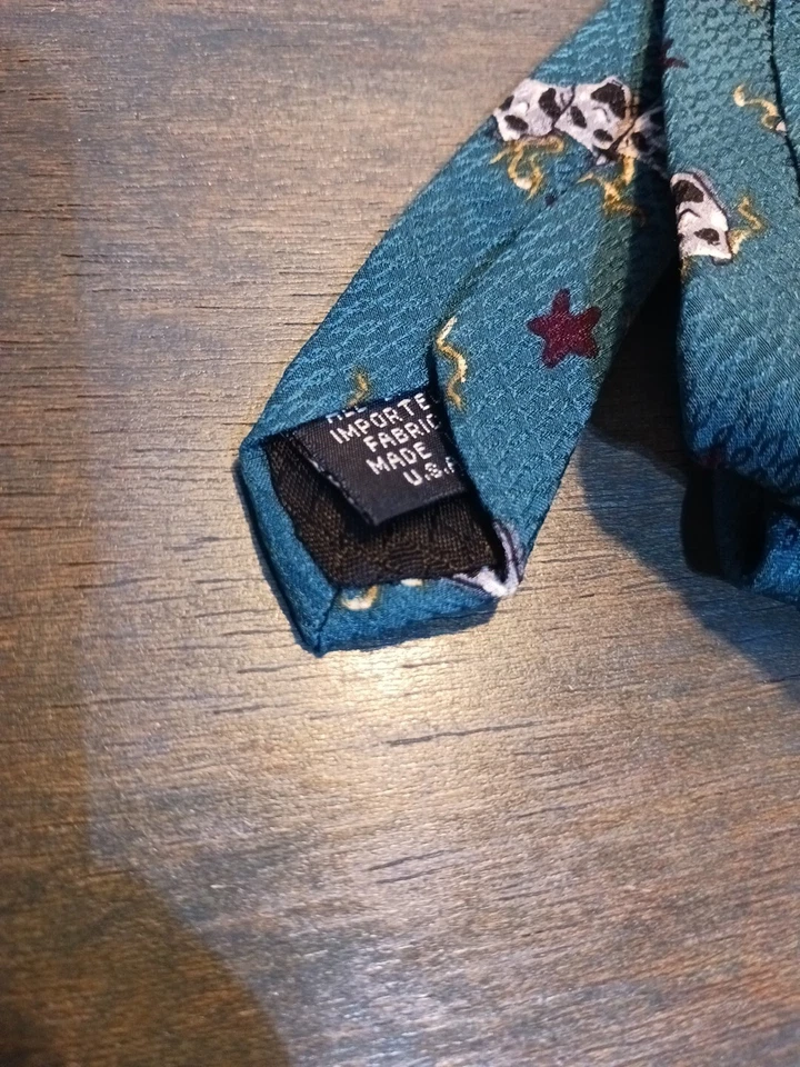 Corbata Broadway Cares Ribbon Project años 90 - Elizabeth Kurtzman lucha contra el SIDA Foto 3 de 4