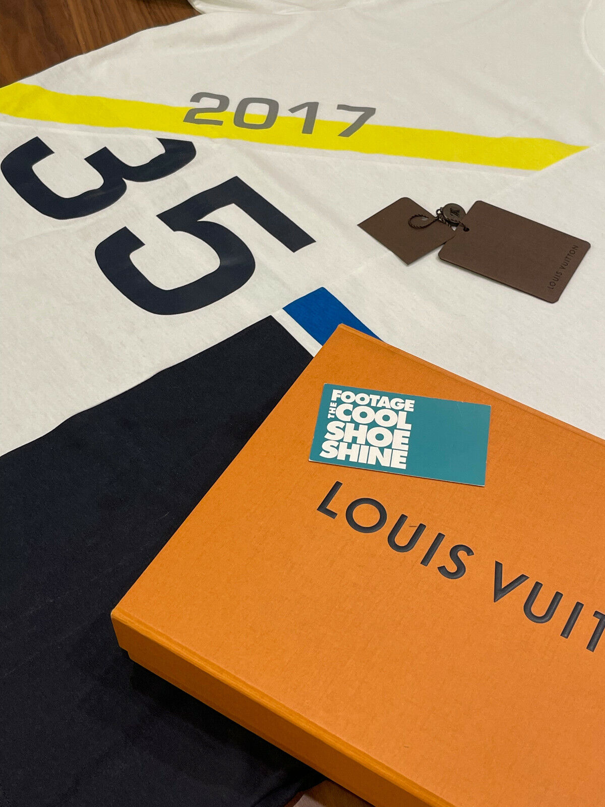 Louis Vuitton Men's White Cotton America's Cup Latitude T-Shirt – Luxuria &  Co.