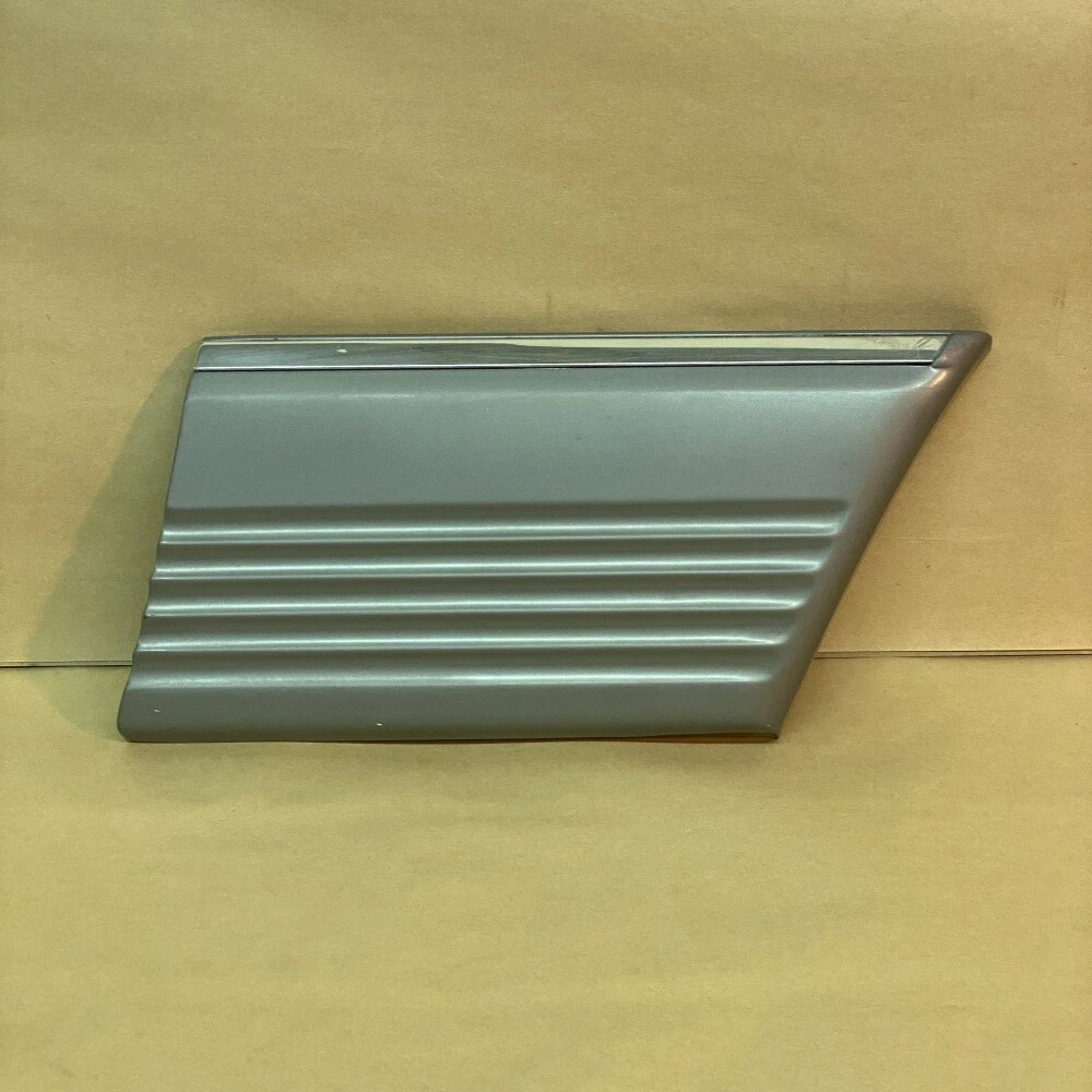 Original Mercedes-Benz W126 380SEC 500SEC Front RH Planking Strip 