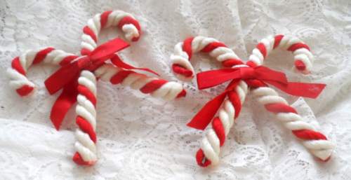 Christmas Ornaments - 2 DOUBLE CROSSED CANDY CANES - WIRE & FABRIC - Picture 1 of 2
