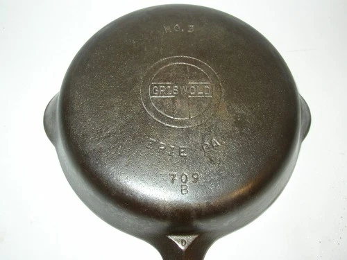 Griswold Cast Iron Skillet No 3 Small Block Logo Erie PA 709 B Lightly used