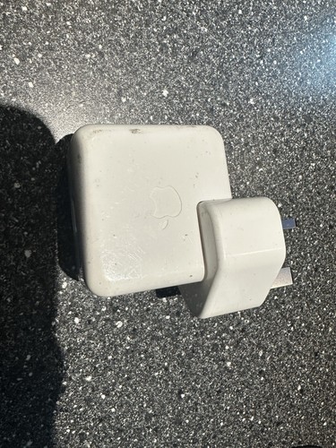 Original Apple iPod Ladegerät - A1070 - Firewire UK Stecker #3F