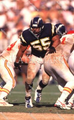 G825 Junior Seau San Diego Chargers Rush Football 8x10 11x14 16x20 Photo