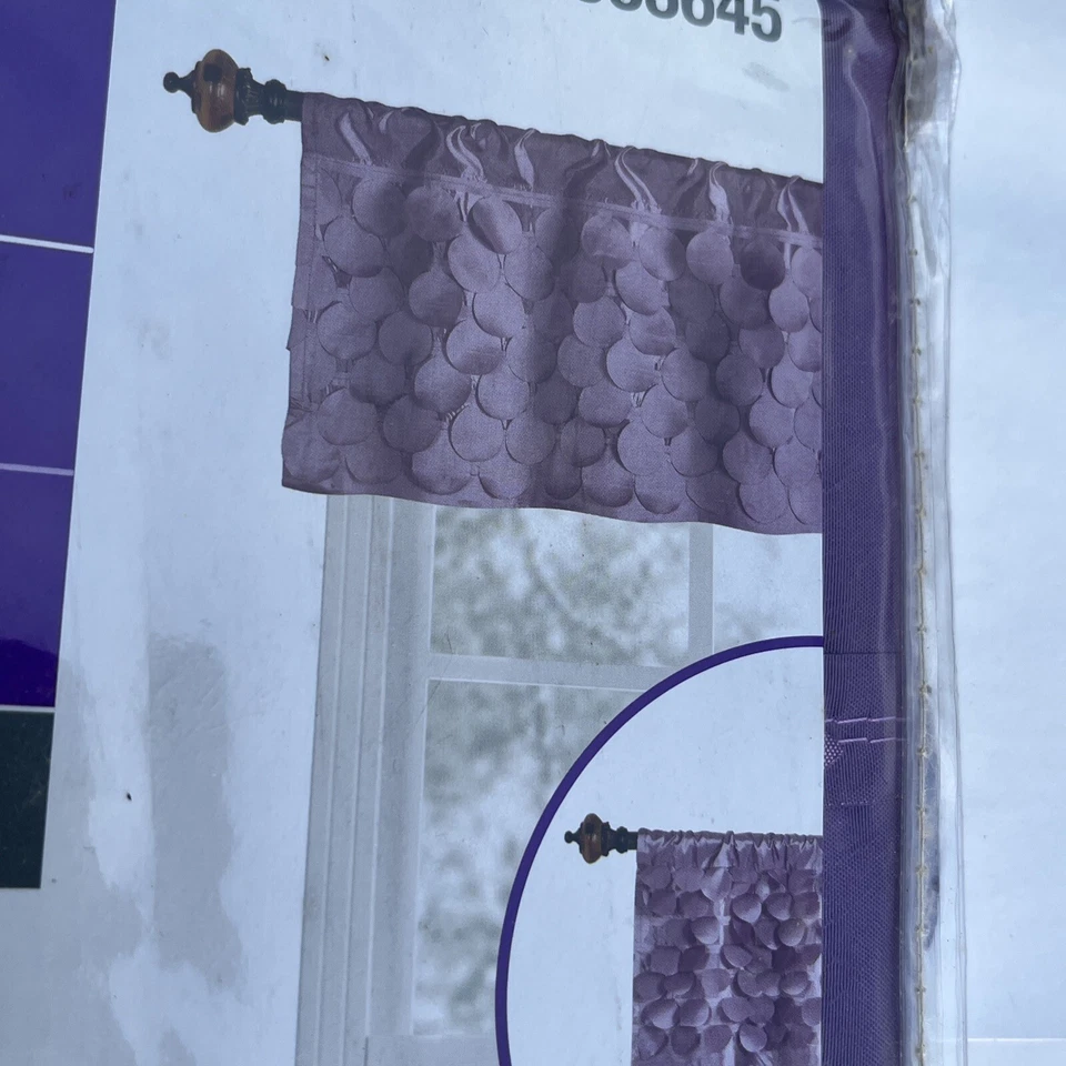 Cenefa bidireccional Style Selections, 50"×17", púrpura, una cenefa Foto 3 de 4