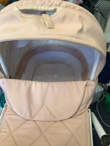Venicci Pure Rose 2-1 Travel System. In Leatherette (Collection Only ) - Picture 2 of 12