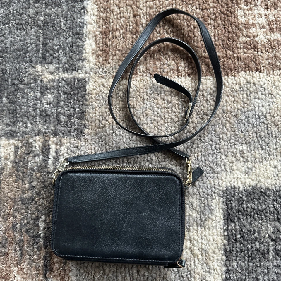 Royce New York black Leather Cross Body  Purse Bag. Camera Bag - Image 3 of 4