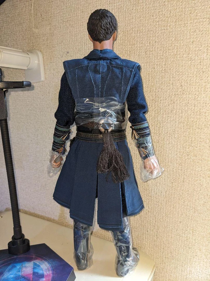 Boneco Hot Toys Marvel Avengers Infinity War Docter Strange MMS484 escala 1/6 - Imagem 2 de 4