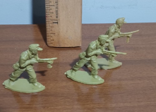 Olive Green Tan & Grey Classic Little Plastic Army Men Soldier Figures Vintage - Picture 12 of 18