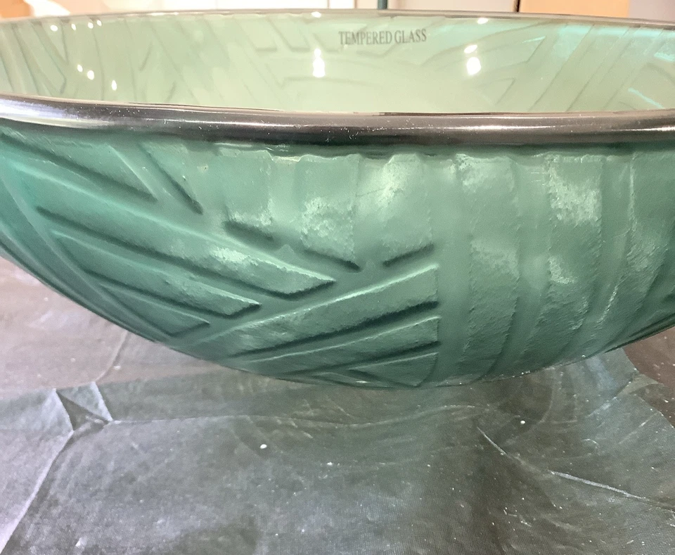 Decolav 浴室水槽绿色钢化玻璃 1080T-GR Y3 — 第 4/4 张图片