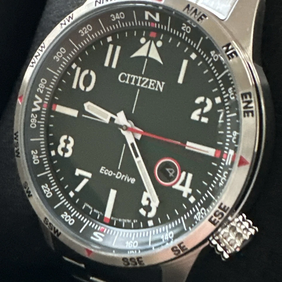 Reloj para hombre Citizen Eco-Drive AVION de acero inoxidable BM7551-50X X NUEVO PRECIO DE VENTA SUGERIDO POR EL FABRICANTE $325 Foto 3 de 4