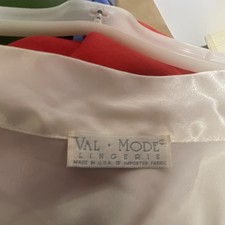 Val Mode Ivory Satin Lace Regular Size Satin Robe  Nightgown Slip Set