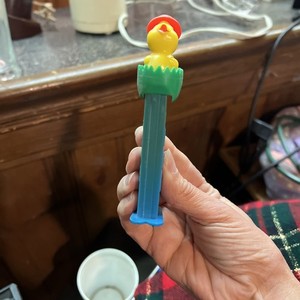 Vintage PEZ Chick In Egg No Patent Austria Purple Egg Green Stem IMC 8