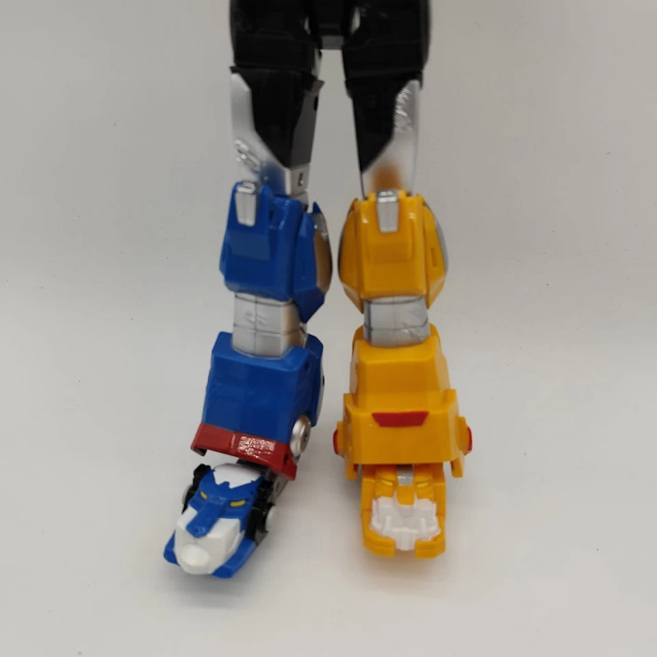 Robot Voltron Defender Deluxe 2017 37cm - Imagen 3 de 4