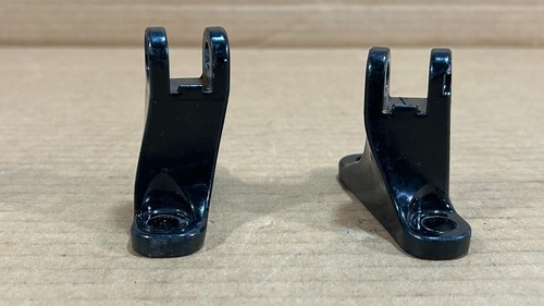 HARLEY DAVIDSON Left and Right PASSENGER FOOTPEG BRACKETS MOUNTS SET TOURING - Picture 3 of 12