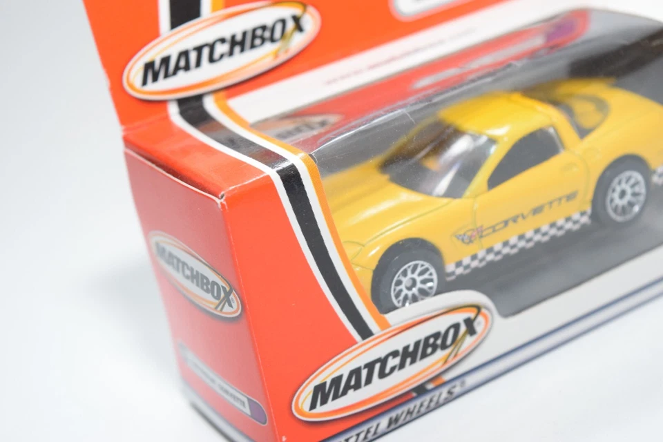 B14 1:64 3 INCH 3INCH MATCHBOX 2000 CHEVROLET CORVETTE GIALLO COME NUOVO - Immagine 4 di 4