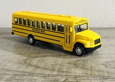 YELLOW USA SCHOOL BUS LIKE 1/64 NEW DIECAST VEHICLE DIORAMA CAR COLLECTORS MODEL