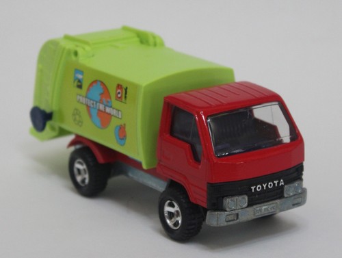 Majorette 3030 Super Maxi Toyota Garbage Truck 1:35 Protect the World LNIB - Picture 5 of 7