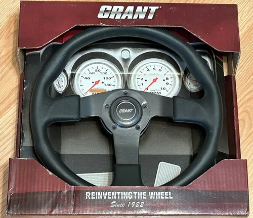Grant 490 D-Shaped Racing Steering Wheel With 1.5" Dish, 13.75" X 11.75" - Picture 2 of 4