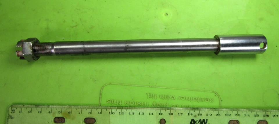 Eje y tuerca de rueda delantera Honda CB72 250 CB77 305 Super Hawk 🔥44301-278-000 Foto 2 de 4