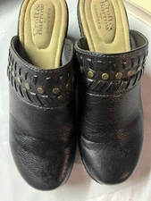 Woman’s Clogs Croft And Barrow Size 8  1/2 Black