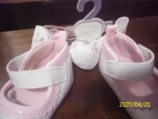 brand new little girls infant size shoes white and pink size 2 3-6 months