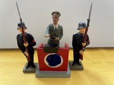 LINEOL /ELASTOLIN . LINEOL German historical fig in green uniform saluting