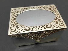 Things remembered: Merry Christmas Jewelry Box (Engraved)