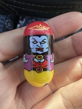 Mighty Beanz 10 EVIL QUEEN Bean 2003 Series 1 Moose Collectible Toy