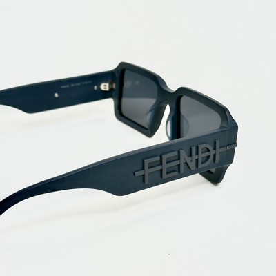 NEW AUTH FENDI Black Gradient Blue Oversized Geometric Sunglasses FE40017F FE40076U_01A_01_1024x1024.jpg?  main image 4
