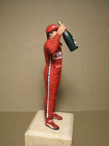 1/18 FIGURE FERNANDO ALONSO VROOM PAINTED FOR ELITE HOT WHEELS MINICHAMPS - Picture 2 of 5