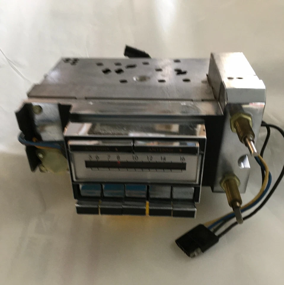 NOS O.E.M. Radio AM 1968-1969 Lincoln Continental Foto 3 de 4