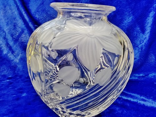 Schwere Vintage Kristallglas Blumenvase mit Blumenmotiv-rundlich,- sehr hübsch- - Bild 5 von 5